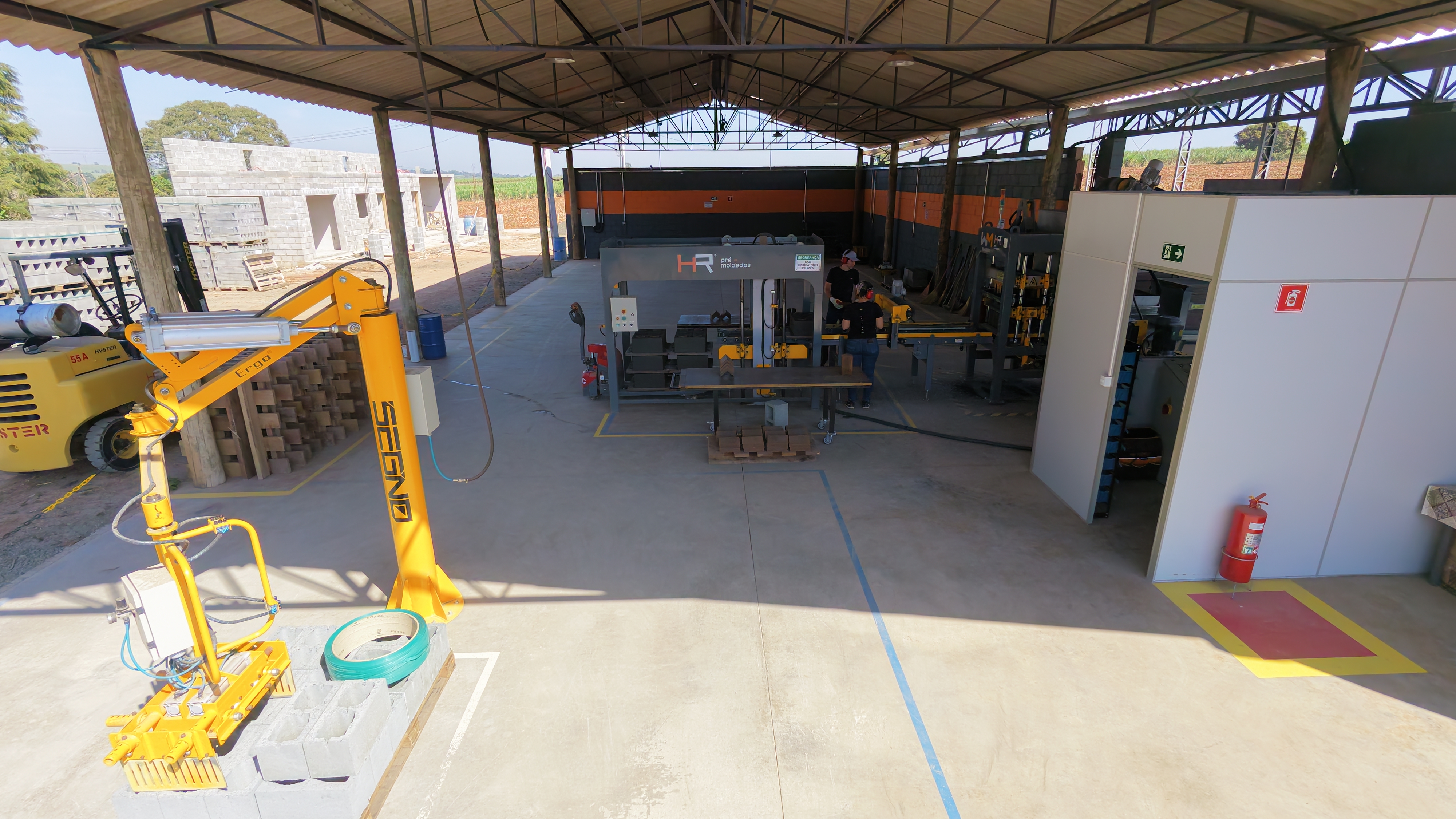 Obras executadas com blocos HR Pré-Moldados